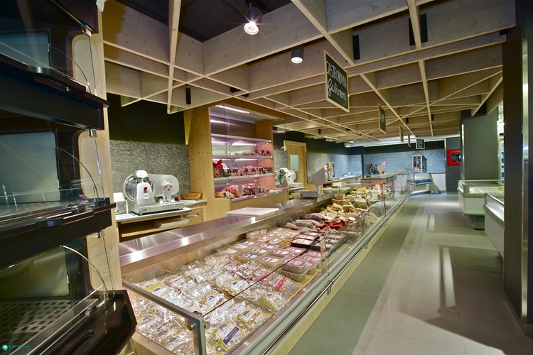 Al Portico supermarket